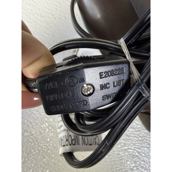 Very Unique Antique Lamp. Vintage Metal Very Heavy - Picture 15 of 16